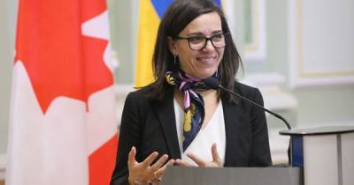 Канадский дипломат чувственно зачитала на трех языках известное стихотворение Леси Украинки (видео)