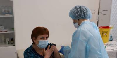 Появилось видео первых ковид-вакцинаций в Киеве