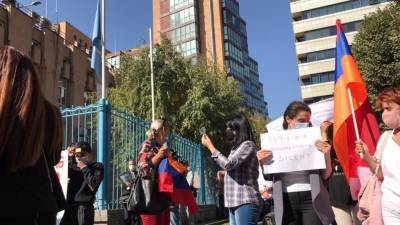 Армянская оппозиция заявила о планах остаться на улице до отставки Пашиняна