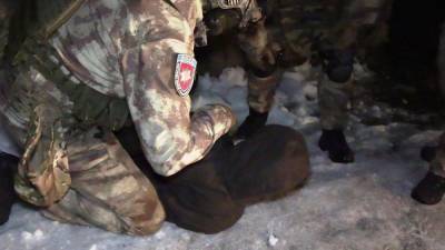 Ограбили и требовали 20 тысяч: в Виннице КОРД задержал вооруженных молодчиков – видео