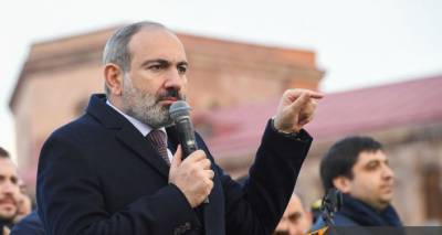 Переворот или увольнение главы Генштаба: Пашинян поставил президента перед выбором