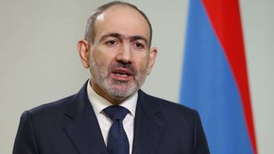 Пашинян объяснил, кто решит вопрос его отставки