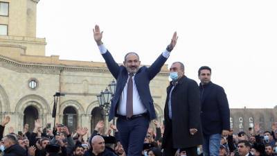 Пашинян призвал главу Генштаба Армении добровольно уйти в отставку