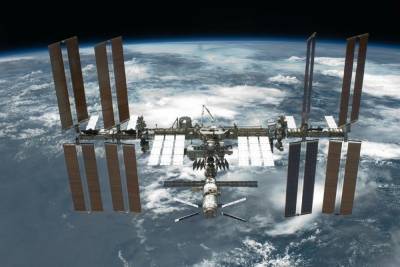 Космонавты поставили заплатку на третью трещину на МКС