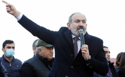 Премьер Армении отказался уходить в отставку на фоне протестов и требований со стороны военачальников