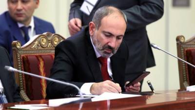 Армянский премьер назвал требования народа условием своей отставки