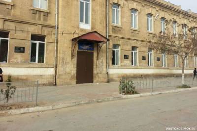 Четырех директоров школ Дербентского района обвиняют в подлоге