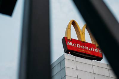 «Макдоналдс» уличили в шпионаже за сотрудниками