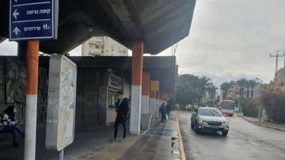 Запах мочи, грязь и запустение: что происходит на автовокзалах Израиля