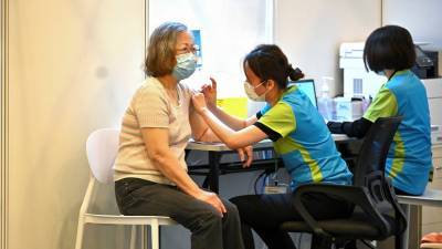 Китай одобрил для применения ещё две собственные вакцины от COVID-19