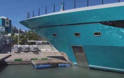На Карибах роскошная яхта врезалась в причал - korrespondent.net - Киев