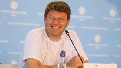 Губерниев отреагировал на отказ Большунова от общения с прессой после спринта на ЧМ