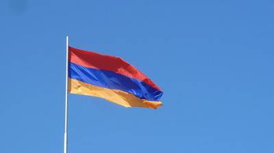 Оппозиция Армении обвинила партию власти в срыве заседания парламента
