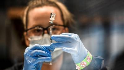 Pfizer и BioNTech проведут испытания третьей дозы вакцины от коронавируса
