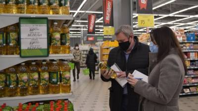 Профессор Реутов объяснил рост цен на масло и сахар в российских магазинах