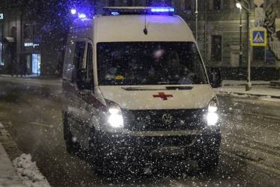 Ребенок пострадал из-за прорыва радиатора отопления в подъезде дома на востоке Москвы