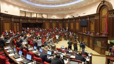 Заседание парламента Армении сорвалось