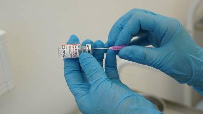 Биолог оценила эффективность вакцин «КовиВак» и «Спутник V»
