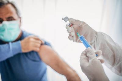 Старт прививок на Харьковщине: первый вакцинированный врач рассказала о впечатлениях