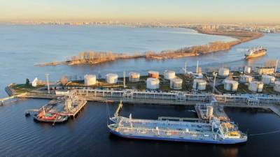 Нефтепродукты в Петербурге начнут хранить по-новому