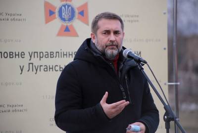 Луганский губернатор ко Дню независимости обещал телевышку, которой хватит до российской границы