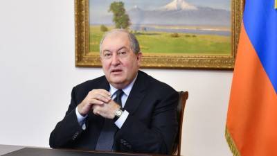 Президент Армении рассмотрит вопрос об увольнении главы Генштаба ВС РА в течение трех дней