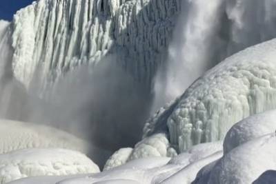 Ниагарский водопад замерзает