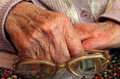 У Херсоні 26-річний чоловік знущався над своєю бабусею, вимагаючи віддати пенсію