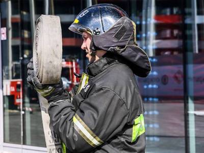 Пожарные эвакуировали 20 жителей Петербурга