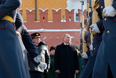 Кремль объяснил появление Путина без шапки на морозе