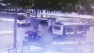 На перекрестке Гражданского и Луначарского произошла авария с машиной полиции