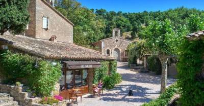 ФОТО: Французская идиллия. Джонни Депп продает роскошное деревенское поместье
