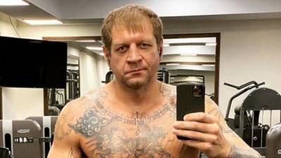 Александр Емельяненко проведет бои на голых кулаках в лиге Hardcore Fighting