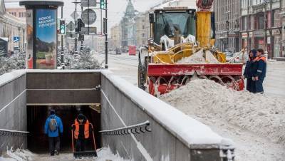 Лопата Беглова и лазер Матвиенко: чему научился Петербург в борьбе со снегом