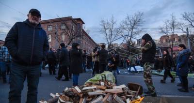 Внутриполитический кризис: эксперт пояснил, выдержит ли экономика Армении