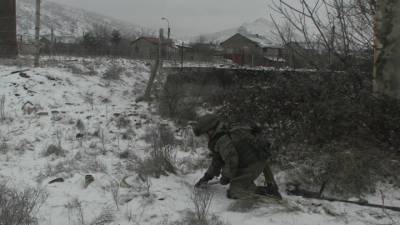 Робот "Уран-6" помогает миротворцам разминировать Нагорный Карабах