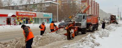 Жители Омска пожаловались на плохую уборку снега на дорогах