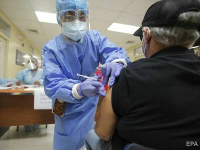 100 стран мира начали вакцинацию от коронавируса – данные Bloomberg