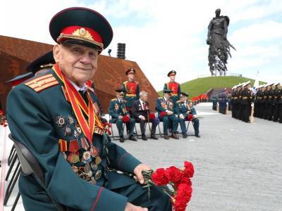 "Разнарядка сверху": В Томске чиновники собирают с бюджетников деньги для ветеранов