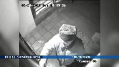 В Скиделе пьяный пенсионер с ножом и пистолетом пытался проникнуть в здание отдела охраны