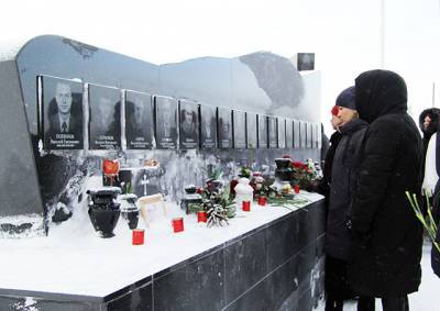 Воркутинцы почтили память горняков и спасателей, погибших при аварии на шахте Северной