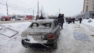 Спасатели ищут людей под завалами после взрыва в доме Нижнего Новгорода