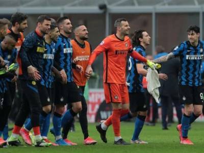 Гранд итальянского футбола сообщил о вспышке коронавируса в клубе