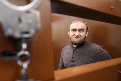 Суд оставил в СИЗО бывшего сенатора от Карачаево-Черкесии Арашукова