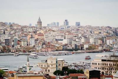 Турция продлила ограничения для иностранных туристов