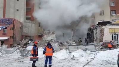 Спасатели обнаружили женщину под завалами после взрыва в Нижнем Новгороде