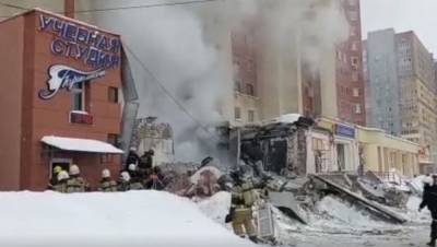 Спасатели нашли человека под завалами на месте взрыва в кафе в Нижнем Новгороде