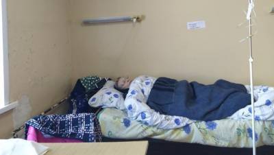 В Архангельске пациентов с COVID лечили в холодных палатах с плесенью