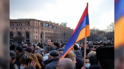 Начальник Генштаба ВС Армении отказался уходить в отставку