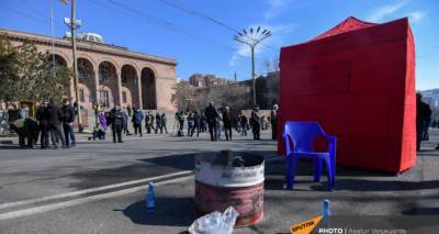 Горечь вместо утреннего кофе: о чем жалеют активисты, ночевавшие на Баграмяна